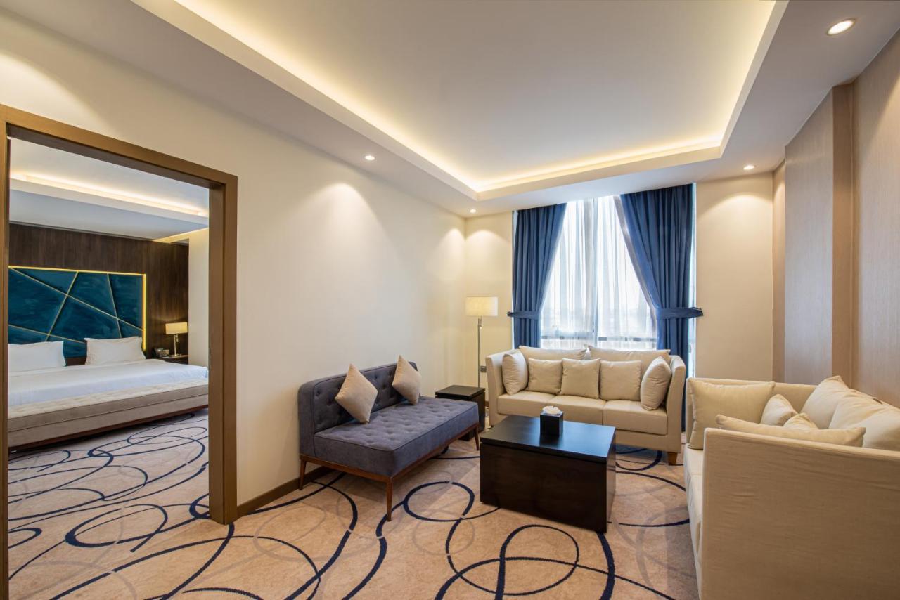 Warwick Riyadh Al Wezarat Exterior foto